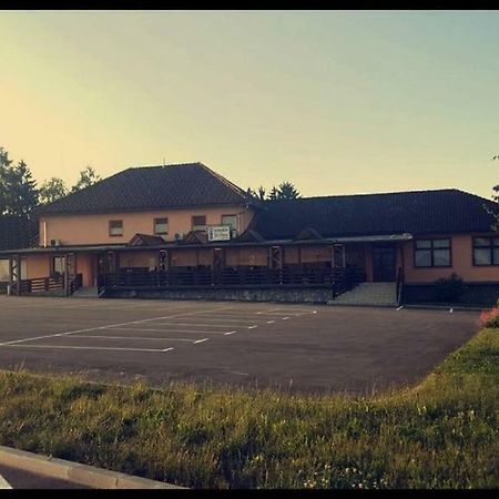 Hotel Gostisce Pri Slavcu Sentjernej Exterior foto